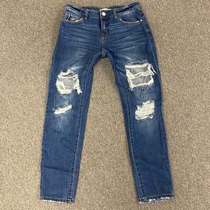 Refugee size for distressed jeans